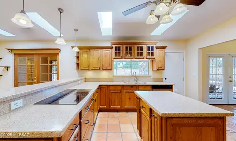 Kitchen - 5272 E 4th St, Tucson, AZ 85711 photo 4 of 6