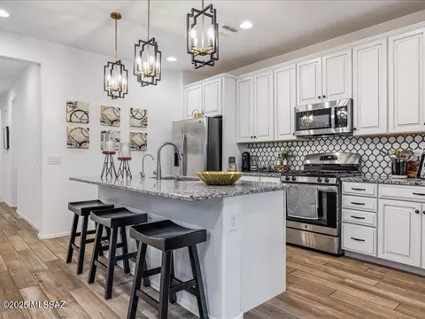 Kitchen - 11913 E Ryscott Cir, Vail, AZ 85641 photo 1 of 5