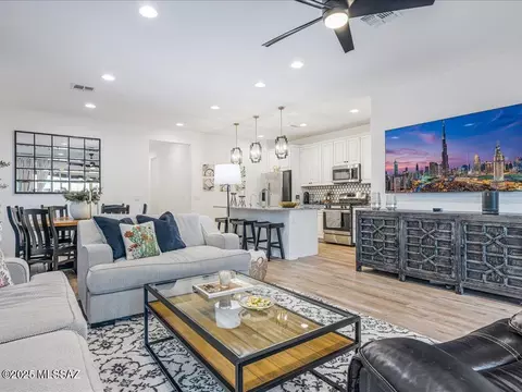 Living - 11913 E Ryscott Cir, Vail, AZ 85641 photo 1 of 3