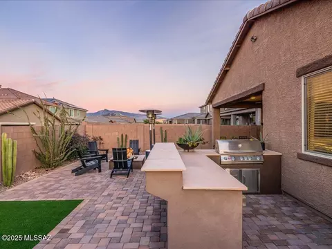 Exterior - 11913 E Ryscott Cir, Vail, AZ 85641 photo 2 of 9