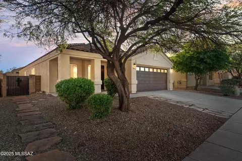 10572 E Carolina Willow Ln, Tucson, AZ 85747 photo 2