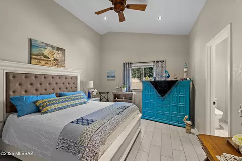 3264 S Thunder Chorus Rd, Tucson, AZ 85713