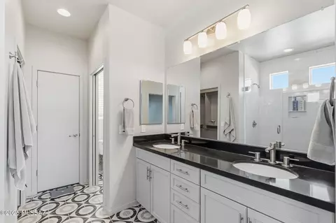 Bath - 7576 E Pima St, Tucson, AZ 85715 photo 2 of 7