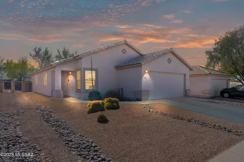2081 W Cholla Vista Dr, Tucson, AZ 85704