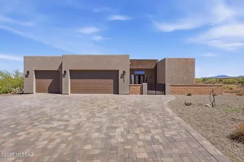 2451 E Old Stone House Trl, Sahuarita, AZ 85629