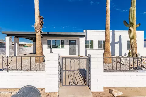 2872 W Via Del Santo, Tucson, AZ 85741
