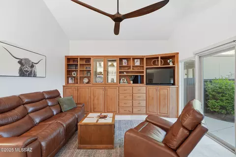 9812 E Skyview Dr, Tucson, AZ 85748 photo 4