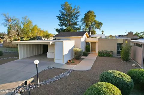 9812 E Skyview Dr, Tucson, AZ 85748 photo 2