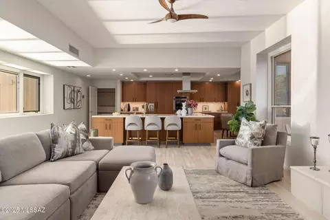 5671 N Placita Stilbayo, Tucson, AZ 85718