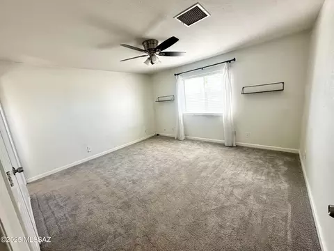 Bedroom - 1402 Bobcat Ln, Willcox, AZ 85643 photo 2 of 5