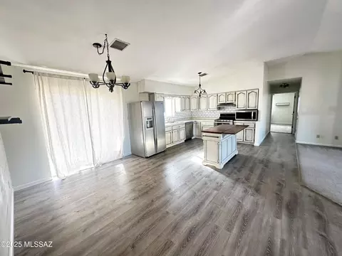 Kitchen - 1402 Bobcat Ln, Willcox, AZ 85643 photo 1 of 2