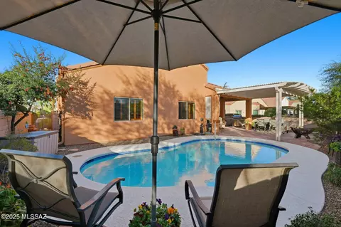 603 W Mickelson Ln, Green Valley, AZ 85614