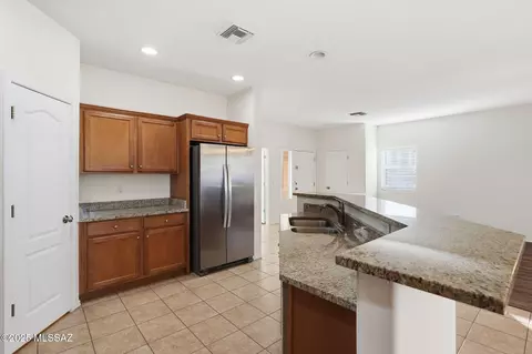 Kitchen - 6661 E Gehrig Ln, Tucson, AZ 85756 photo 1 of 5