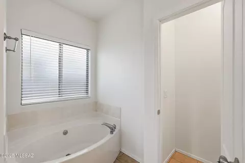 Bath - 6661 E Gehrig Ln, Tucson, AZ 85756 photo 1 of 3