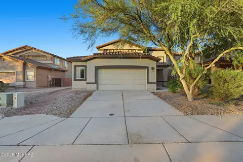9131 S Whispering Pine Dr, Tucson, AZ 85756