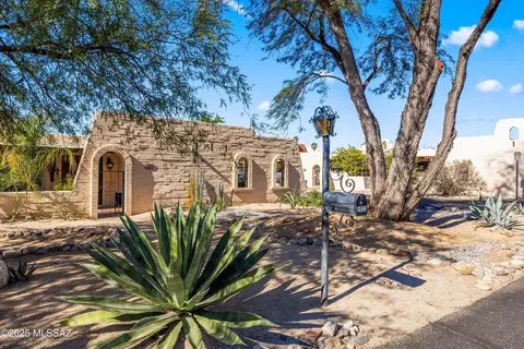5011 N Pueblo Villas Dr, Tucson, AZ 85704