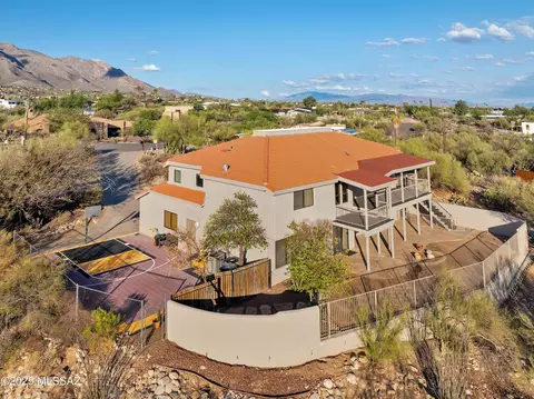 7041 N Skyway Dr, Tucson, AZ 85718