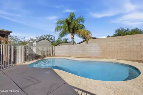 8807 E Mountain Spring Dr, Tucson, AZ 85747