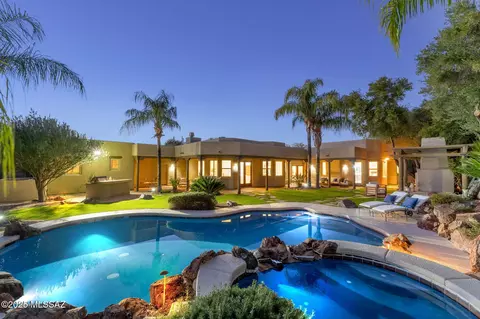 10500 N Starsearcher Pl, Oro Valley, AZ 85737