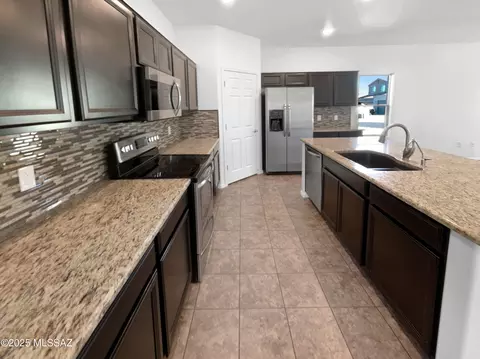 Kitchen - 6555 E Brushback Loop, Tucson, AZ 85756 photo 3 of 3