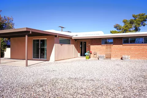 7465 E 20th St, Tucson, AZ 85710