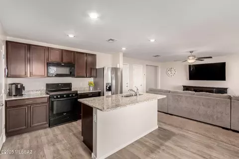 6004 S Kirtley Dr, Tucson, AZ 85706