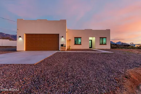 15781 N Twin Lakes Dr, Tucson, AZ 85739