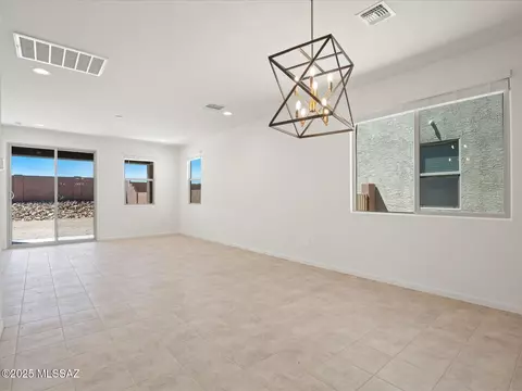 6925 W Sweetshade Ln, Tucson, AZ 85757
