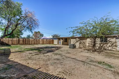 Exterior - 4818 E 25th St, Tucson, AZ 85711 photo 4 of 6