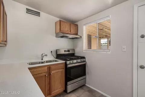 Kitchen - 4818 E 25th St, Tucson, AZ 85711 photo 1 of 2