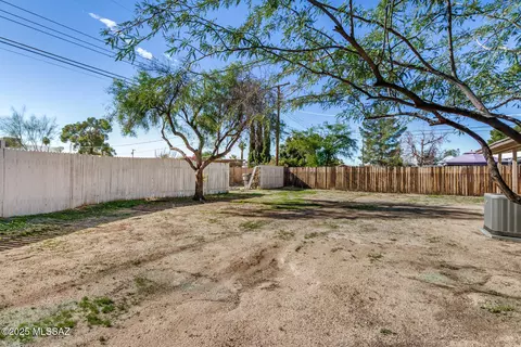 Exterior - 4818 E 25th St, Tucson, AZ 85711 photo 5 of 6