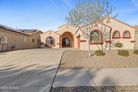 8290 W Melanitta Dr, Tucson, AZ 85757
