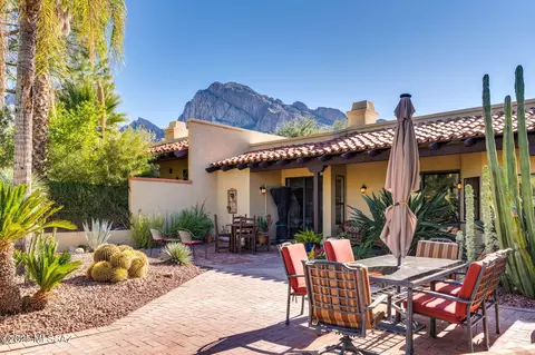 951 E Camino Corrida, Oro Valley, AZ 85704