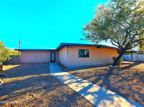 8856 E Calle Playa, Tucson, AZ 85715
