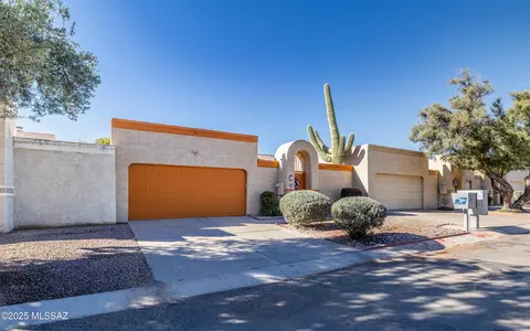 7260 S Camino Libertad, Tucson, AZ 85746