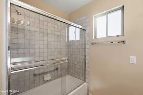 Bath - 62207 E Sand Crst, Saddlebrooke, AZ 85739 photo 4 of 4