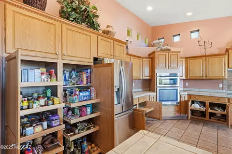 Kitchen - 62207 E Sand Crst, Saddlebrooke, AZ 85739 photo 4 of 8