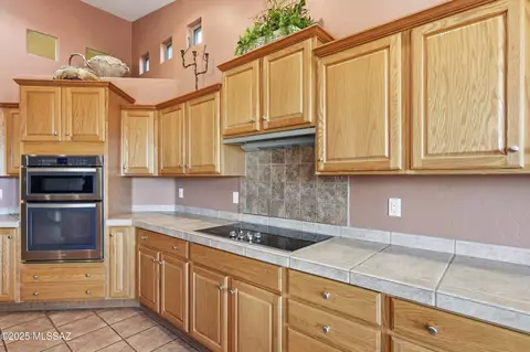 Kitchen - 62207 E Sand Crst, Saddlebrooke, AZ 85739 photo 8 of 8