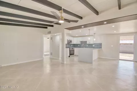 5734 E 31st St, Tucson, AZ 85711