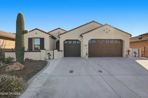 2504 E Josephine View Dr, Green Valley, AZ 85614