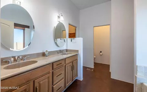 Bath - 7989 E Horse Ranch Rd, Saint David, AZ 85630 photo 1 of 5