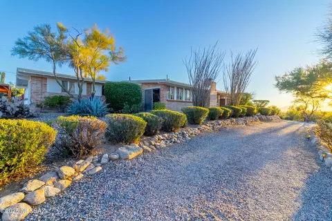 700 E Calle De Cibola, Tucson, AZ 85718
