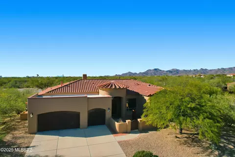 12687 N Red Eagle Dr, Oro Valley, AZ 85755