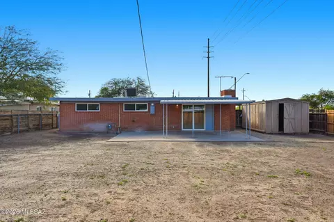 Exterior - 7901 E 19th Pl, Tucson, AZ 85710 photo 4 of 7