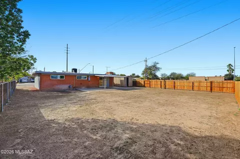 Exterior - 7901 E 19th Pl, Tucson, AZ 85710 photo 6 of 7