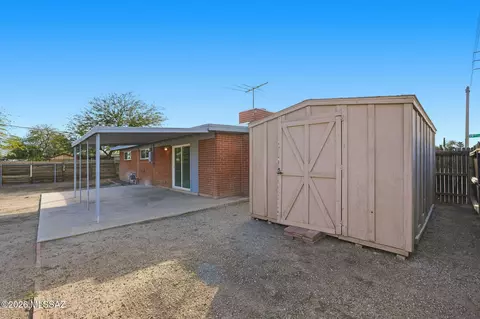 Exterior - 7901 E 19th Pl, Tucson, AZ 85710 photo 2 of 7