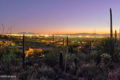 2661 E Calle Sin Ruido, Tucson, AZ 85718