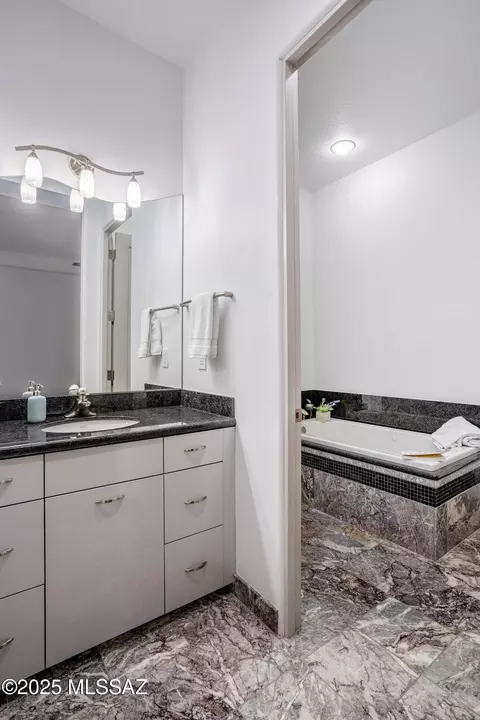 Bath - 13251 E Saddlerock Rd, Tucson, AZ 85749 photo 4 of 4
