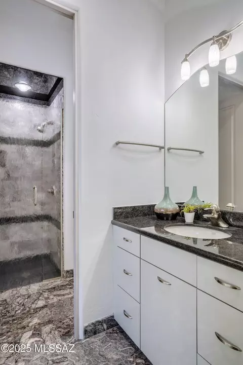 Bath - 13251 E Saddlerock Rd, Tucson, AZ 85749 photo 3 of 4