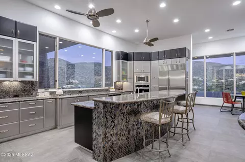 Kitchen - 13251 E Saddlerock Rd, Tucson, AZ 85749 photo 5 of 6